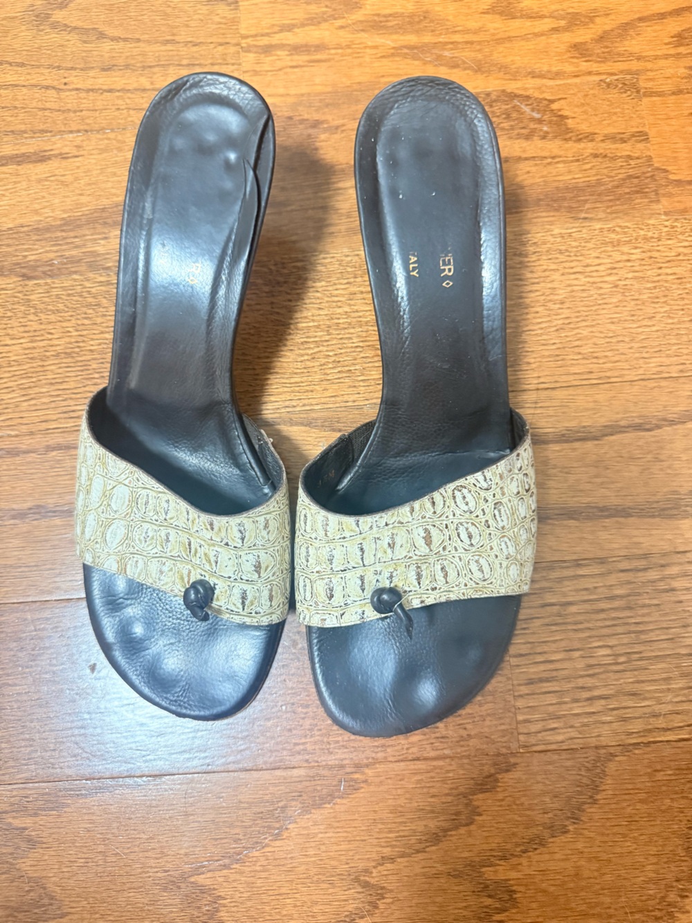 Donald J Pliner Italy Croc Embossed Kitten Heel Slide Mules Brown Cream 9.5